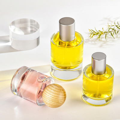 kaufen Bajonett-Zylinder-transparente Parfüm Subpackage-Kosmetik-Sprühflasche der Parfüm-Glasflaschen-30ml 50ml mit hölzerner Abdeckung online manufacture