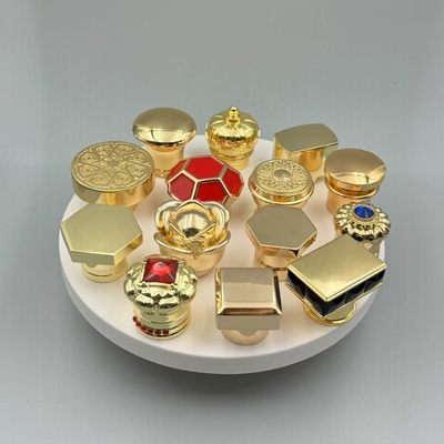 kaufen Custom Logo Parfüm Flaschenkappen Für FEA15 Glasflasche Universelle Kompatibilität Goldbeschichtung online manufacture