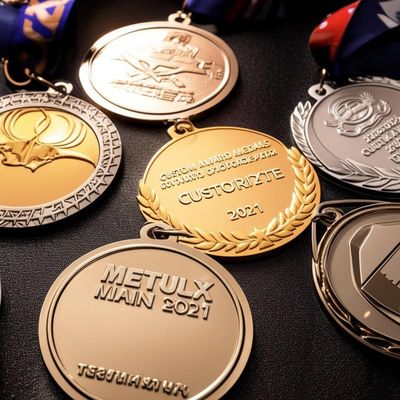 kaufen Customized Design Award Medal with 2mm Thickness and 7-10 Business Days Production for Corporate Events online manufacture