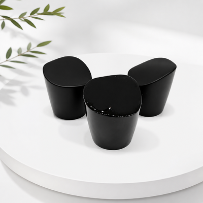 kaufen Schwarze Oberfläche Anpassbares Design Zamak Parfümkappe mit 15 mm Durchmesser für Luxus-Duftverpackungen Online-Herstellung