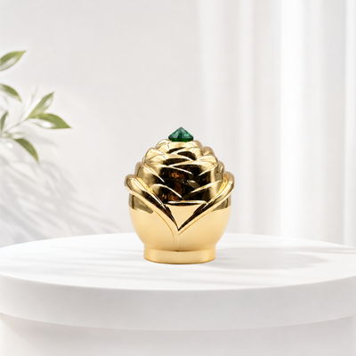 kaufen Skulpturvolle Blume Rose Zinklegierung Parfum Kappe Grüner Strass Top Goldene Parfümflasche Top Custom Logo Online-Herstellung