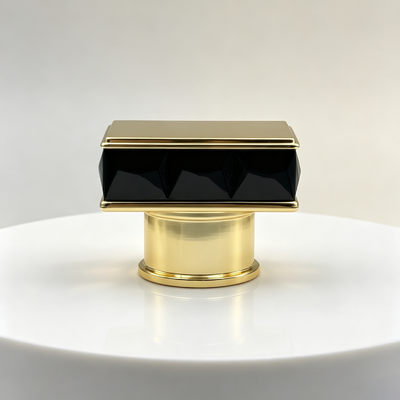kaufen High-End Glanz Schwarz Rombus Schnitt Quadrat Zamac Parfum Kappe Elektroplatiert Gold Zink Legierung Parfum Flaschenhülle Custom Größe Für Glas Parfum Verpackung Online-Herstellung