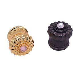 kaufen Diamant-Zink-Legierungs-magnetischer Parfüm-Kappen-Patent-Entwurf für leere Parfümflaschen online manufacture