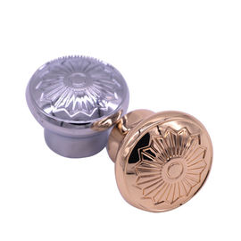 kaufen 26 * 32 Goldzink-Legierungs-Parfümflasche oberstemagnetische/Zamak Druckguß online manufacture